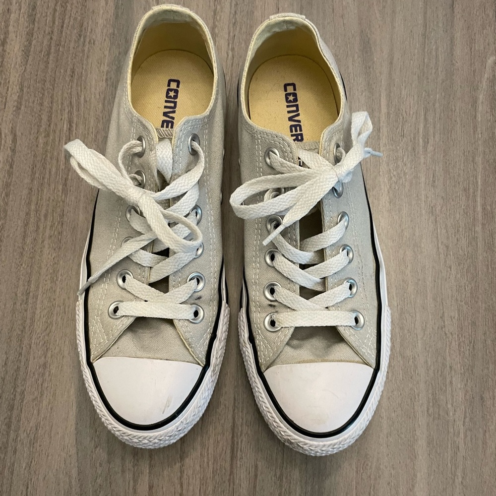 Converse Women's Sneakers slightly worn